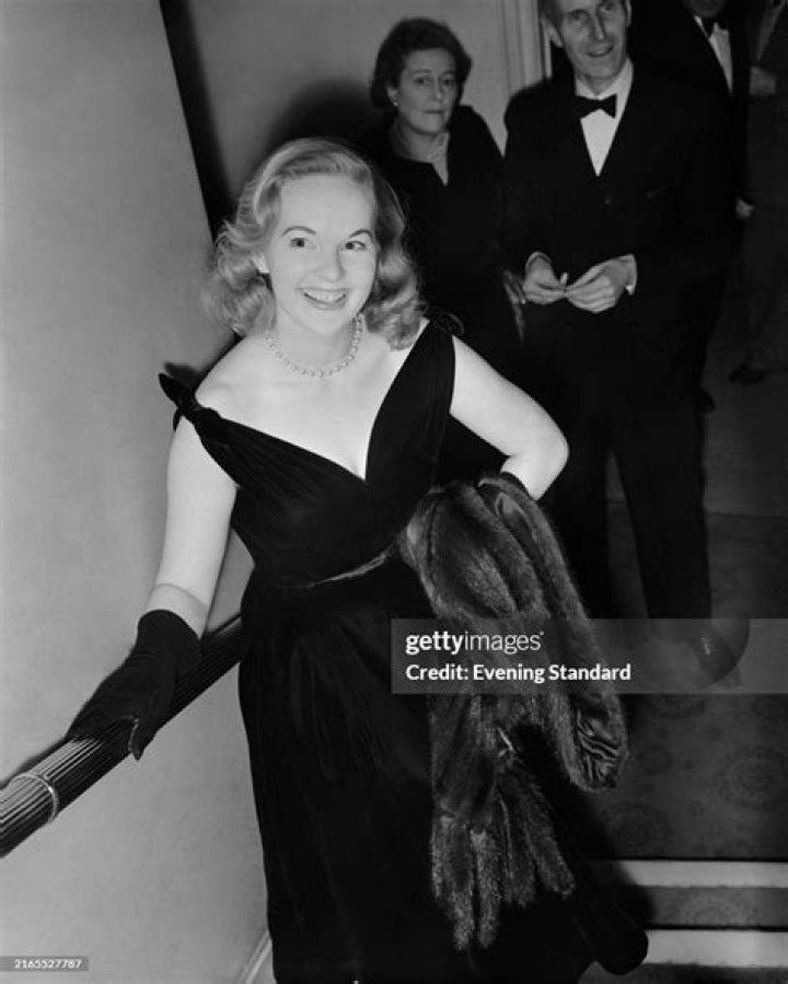 Peggy Cummins Height